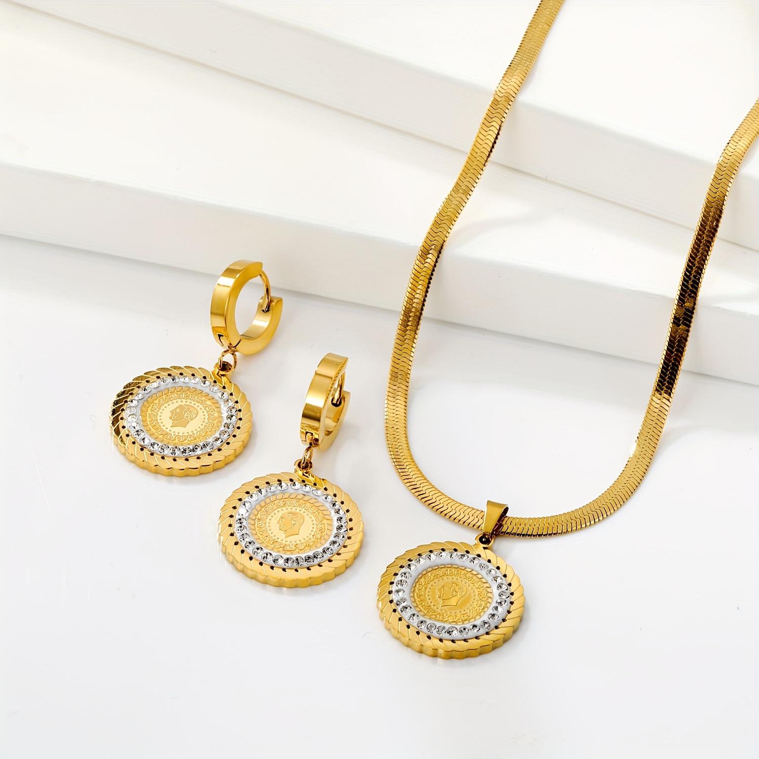 3pcs Golden Portrait Necklace and Earrings Set
